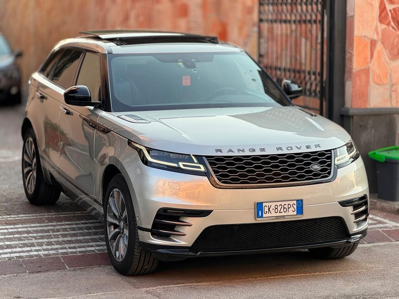 Land Rover Range Velar 2.0D I4 180 CV R-Dynamic SE