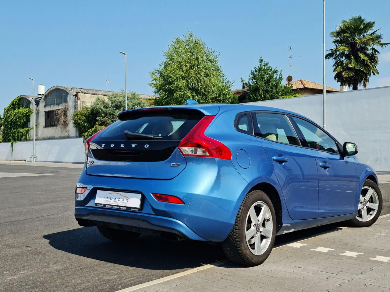 Volvo V40 KINETIC #6087