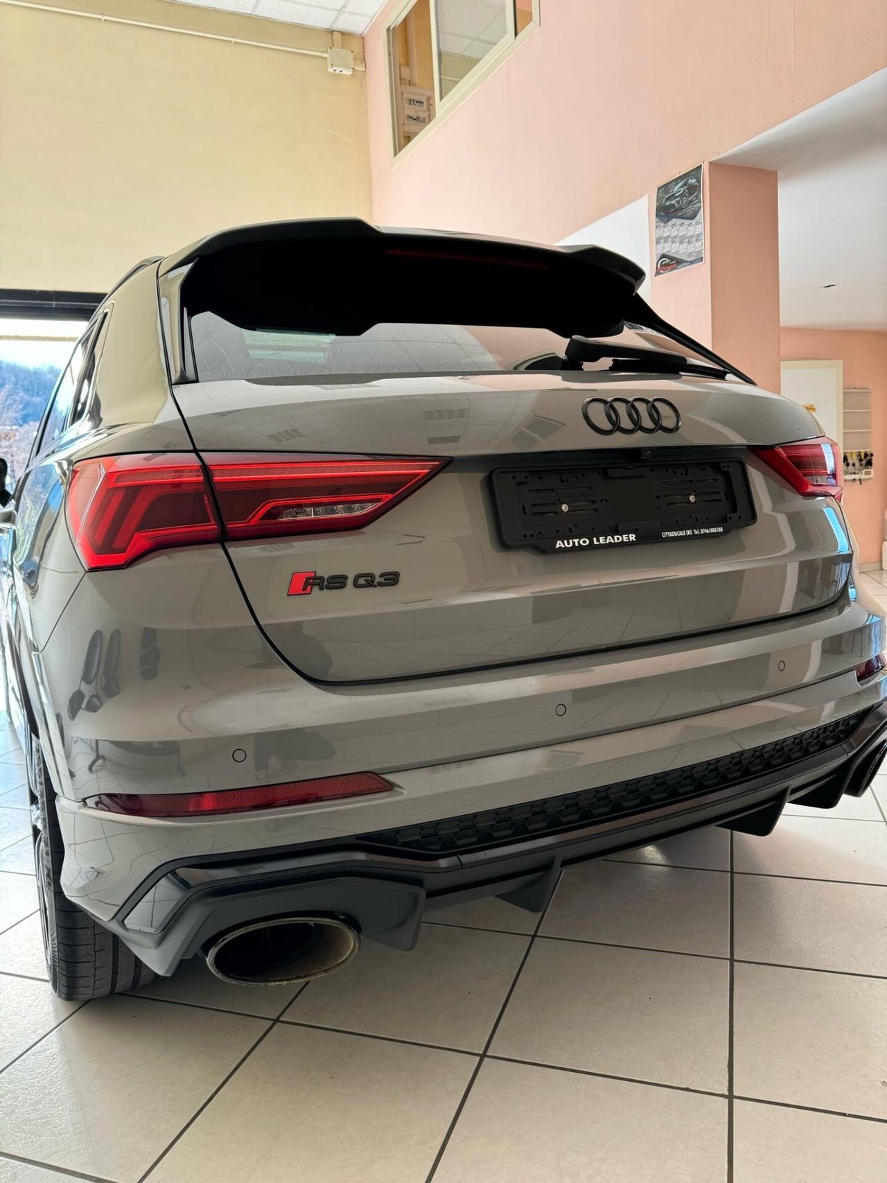 Audi Q3 RS quattro S tronic