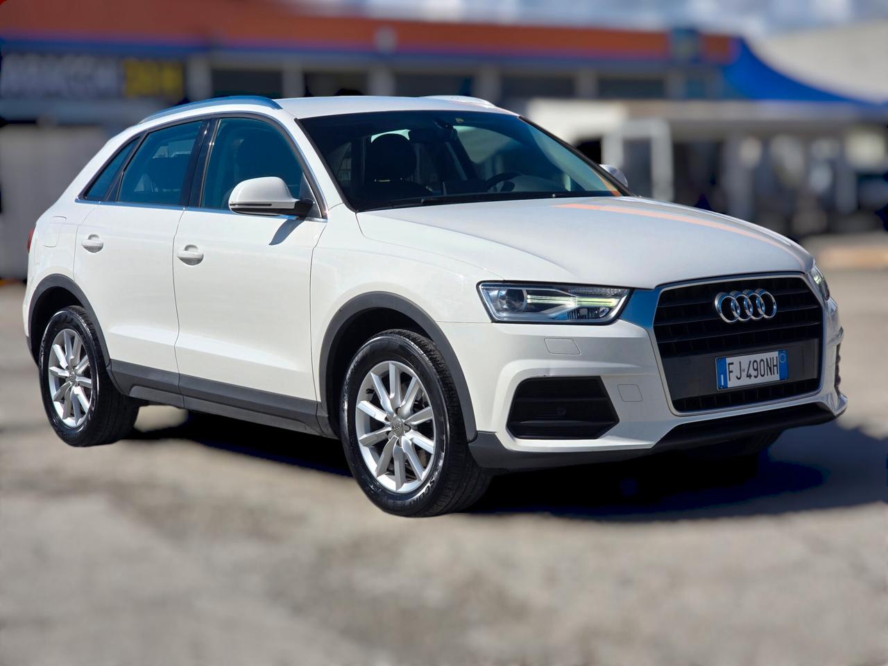 Audi Q3 2.0 TDI 120 CV Business