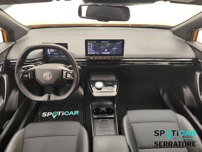 MG MG4 EV 77kwh EDU 2WD LUX LHD heat pump BLACK Fizzy Orange + Black