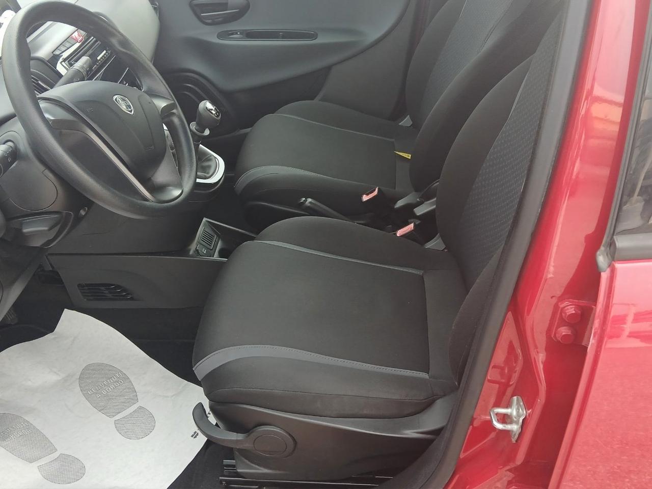 Lancia Ypsilon 5 Porte Ypsilon 1.2 Silver 69cv
