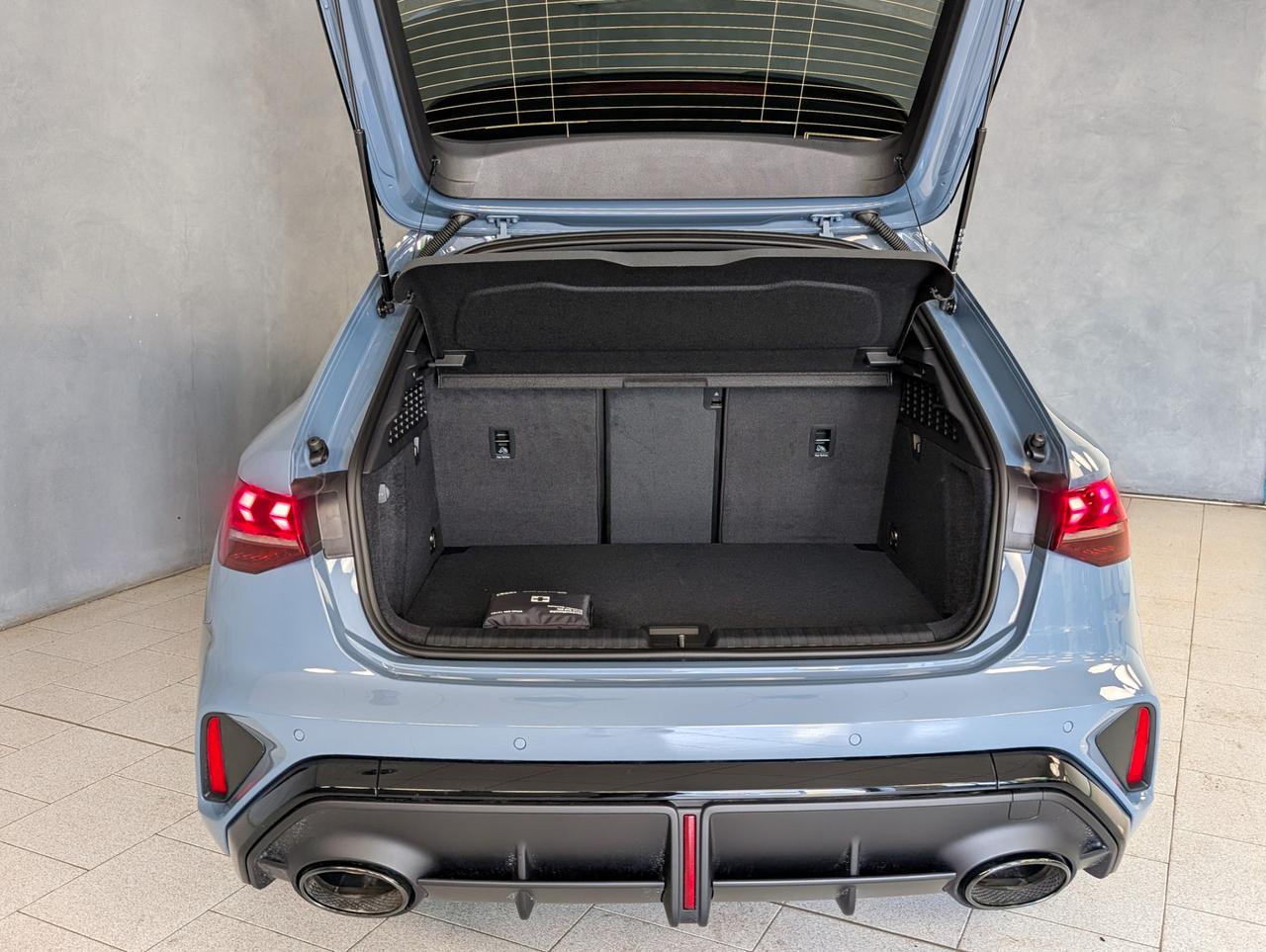 Audi 2.5 TFSI quattro S-tronic