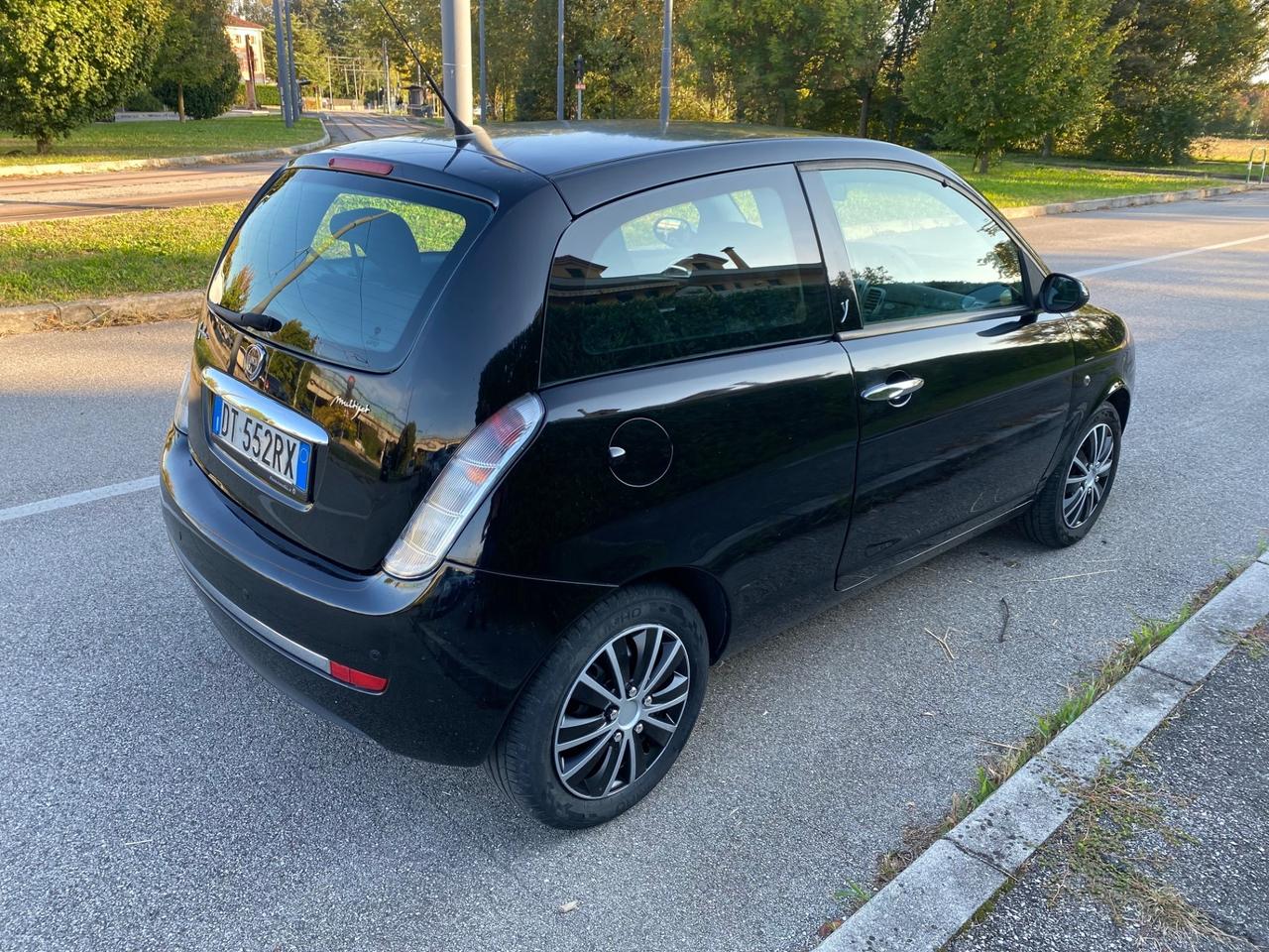 Lancia Ypsilon 1.2 Argento