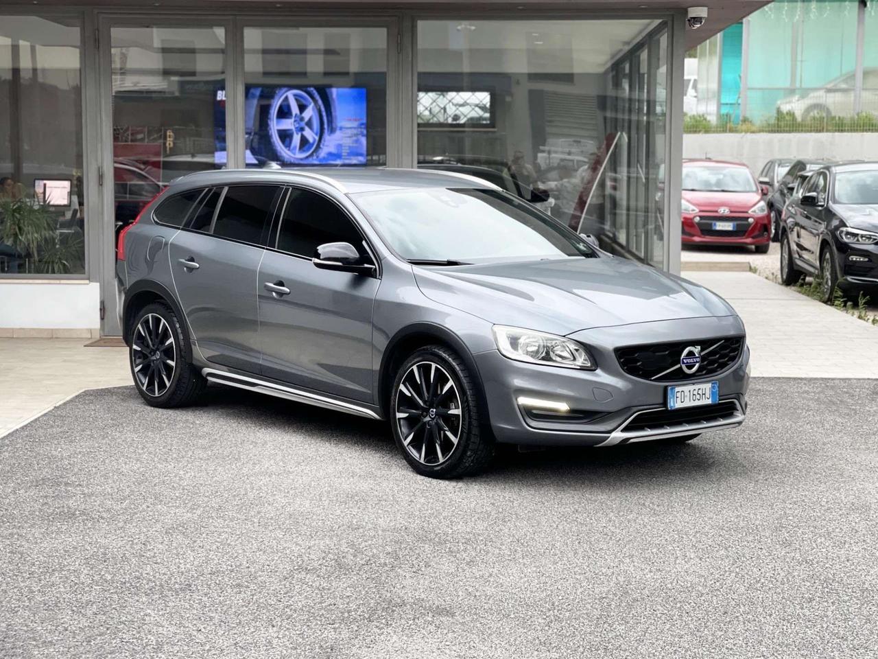 Volvo V60 Cross Country 2.0 Diesel 150CV E6 - 2016