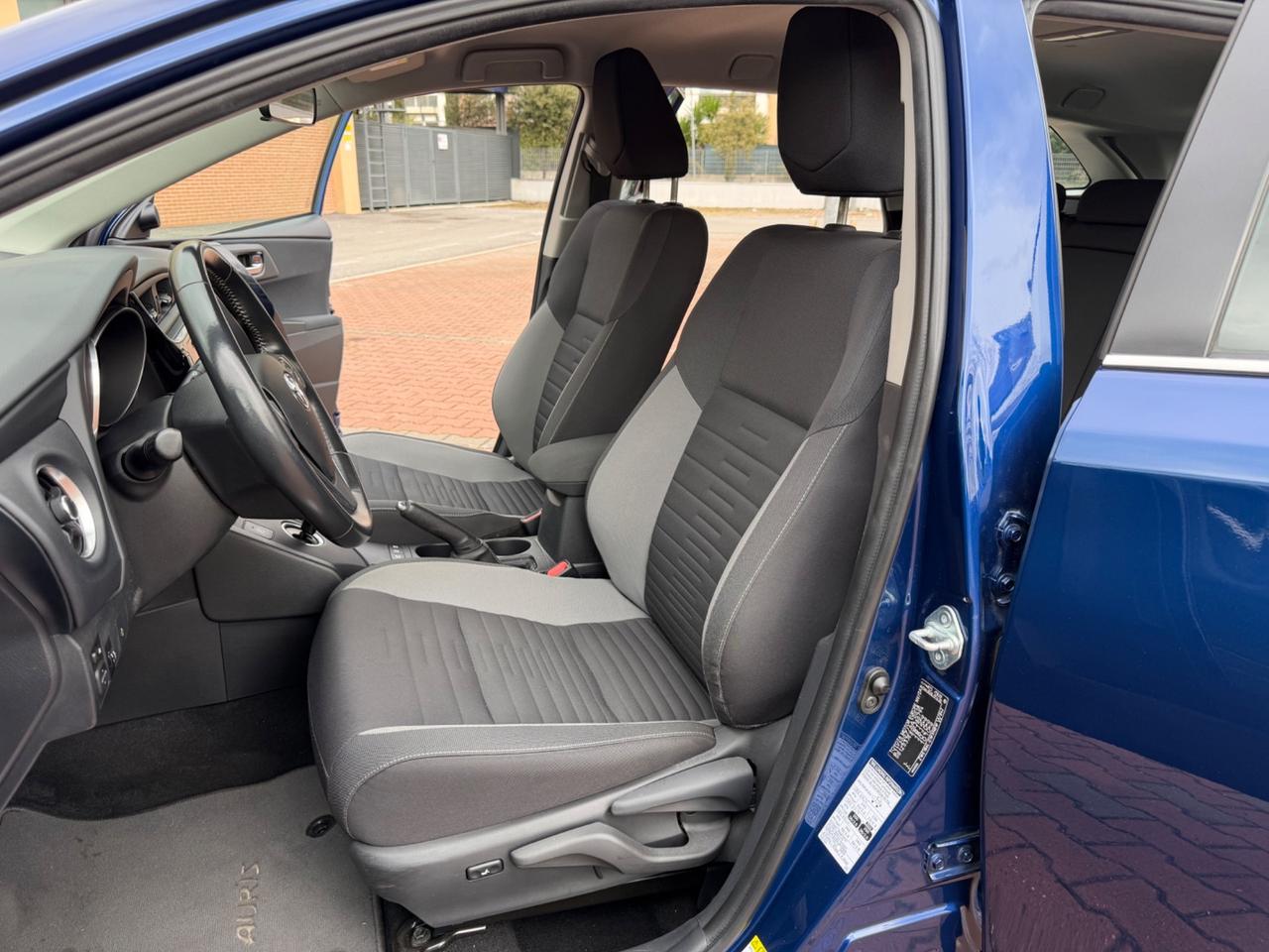 Toyota Auris Touring Sports Hybrid Business Navi