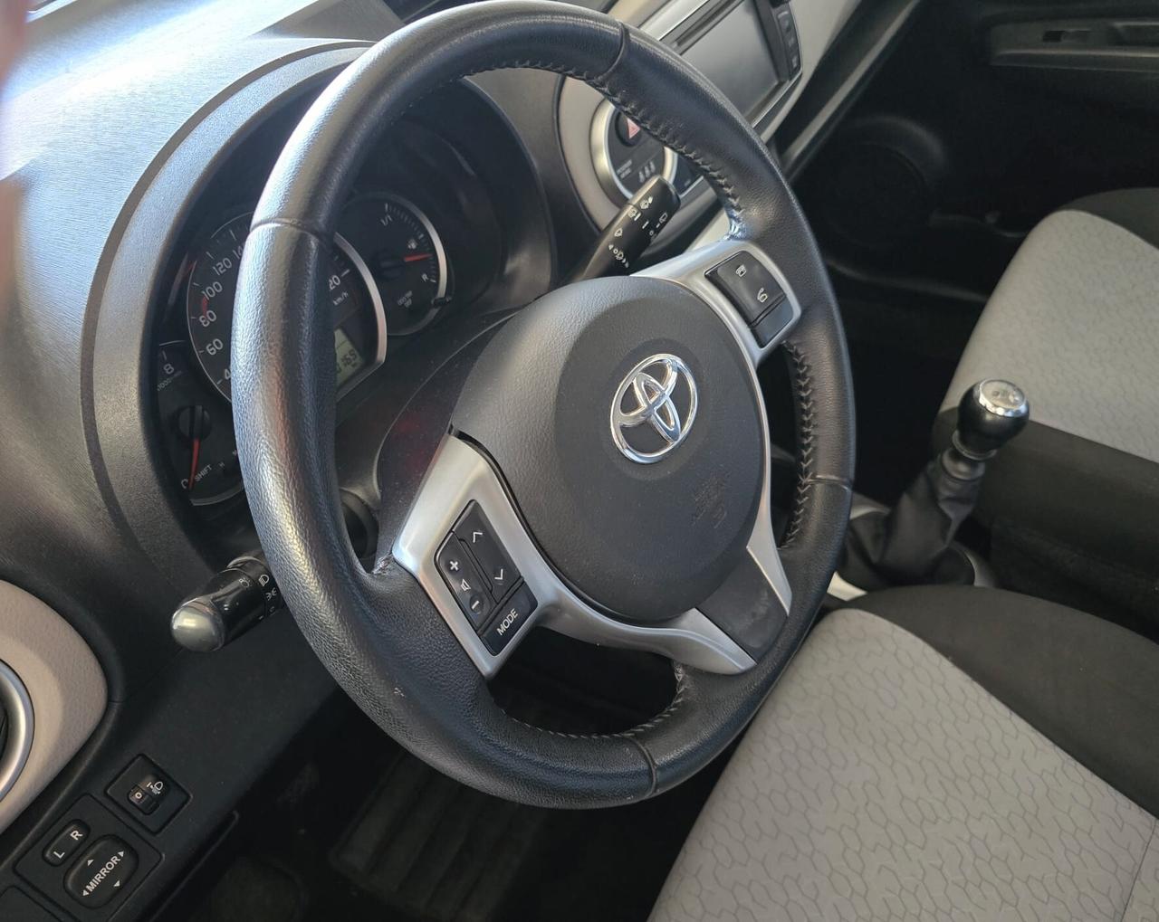 Toyota Yaris 1.3 5 porte Lounge