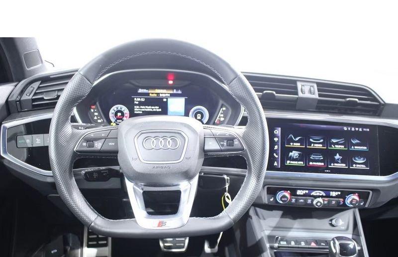 Audi Q3 35 TFSI S tronic S Line Edition 19" Black Pack Led