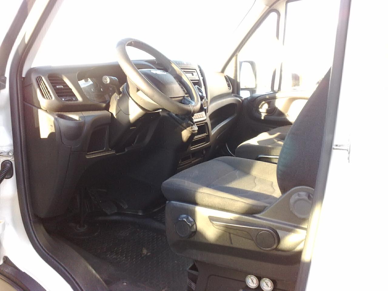 Iveco Daily 35s16 2.3hpt GRANVOLUME - 2017