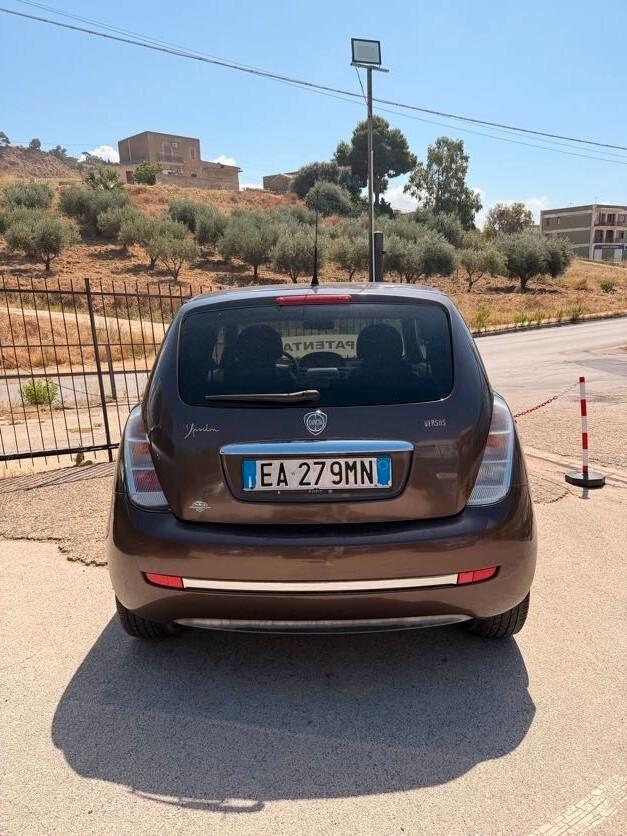 Lancia Ypsilon 1.3 MJT 75 CV Platino