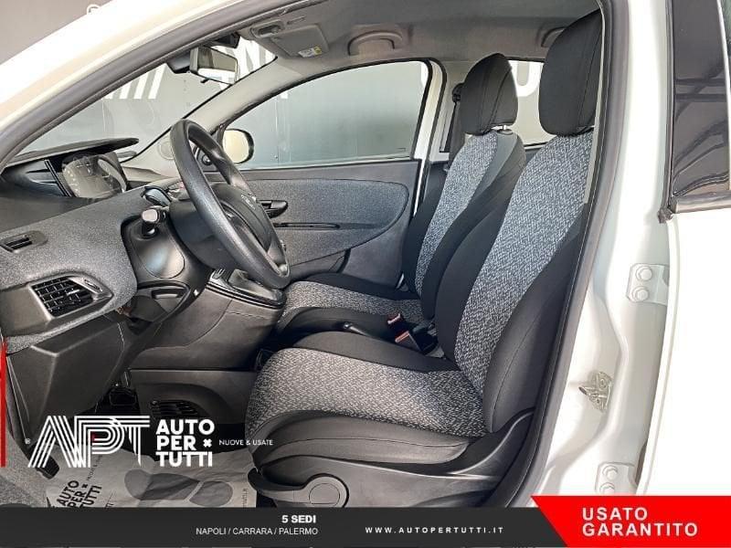 Lancia Ypsilon Ypsilon 1.0 firefly hybrid Silver s&s 70cv