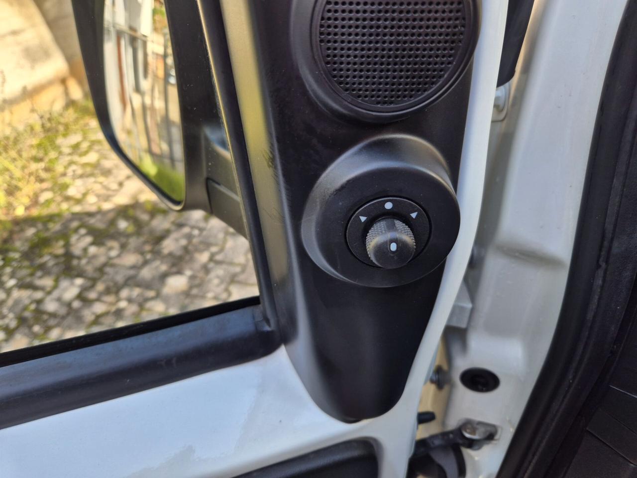 Fiat Fiorino 1.3 MJT 95CV Cargo IVA ESPOSTA