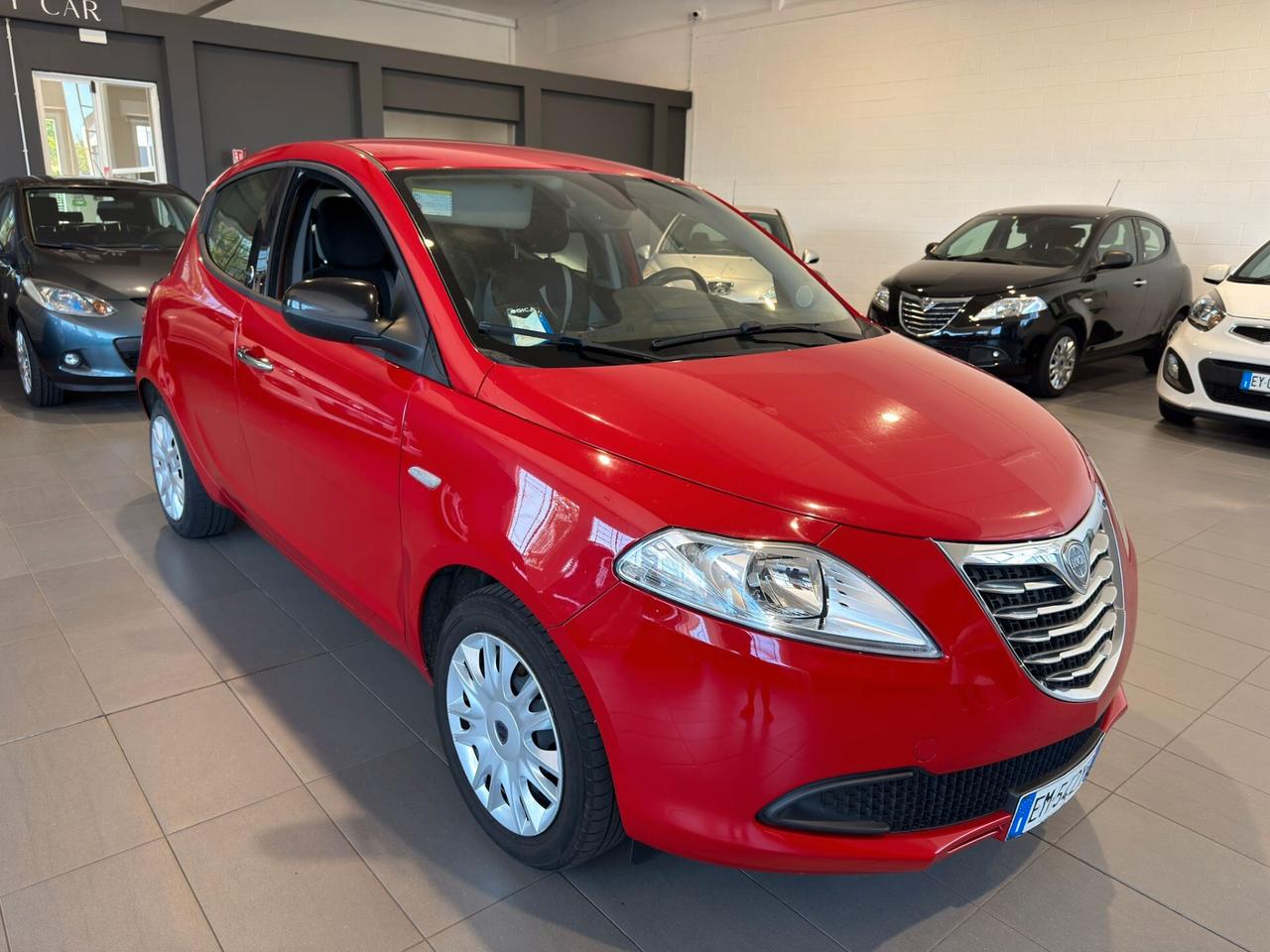 Lancia Ypsilon 1.2 69 CV 5 porte GPL Ecochic Silver