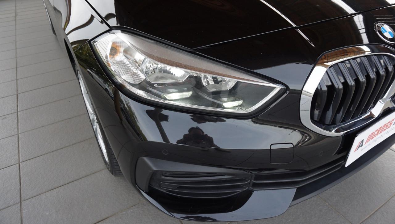 BMW 118 i Business Advantage 140cv auto