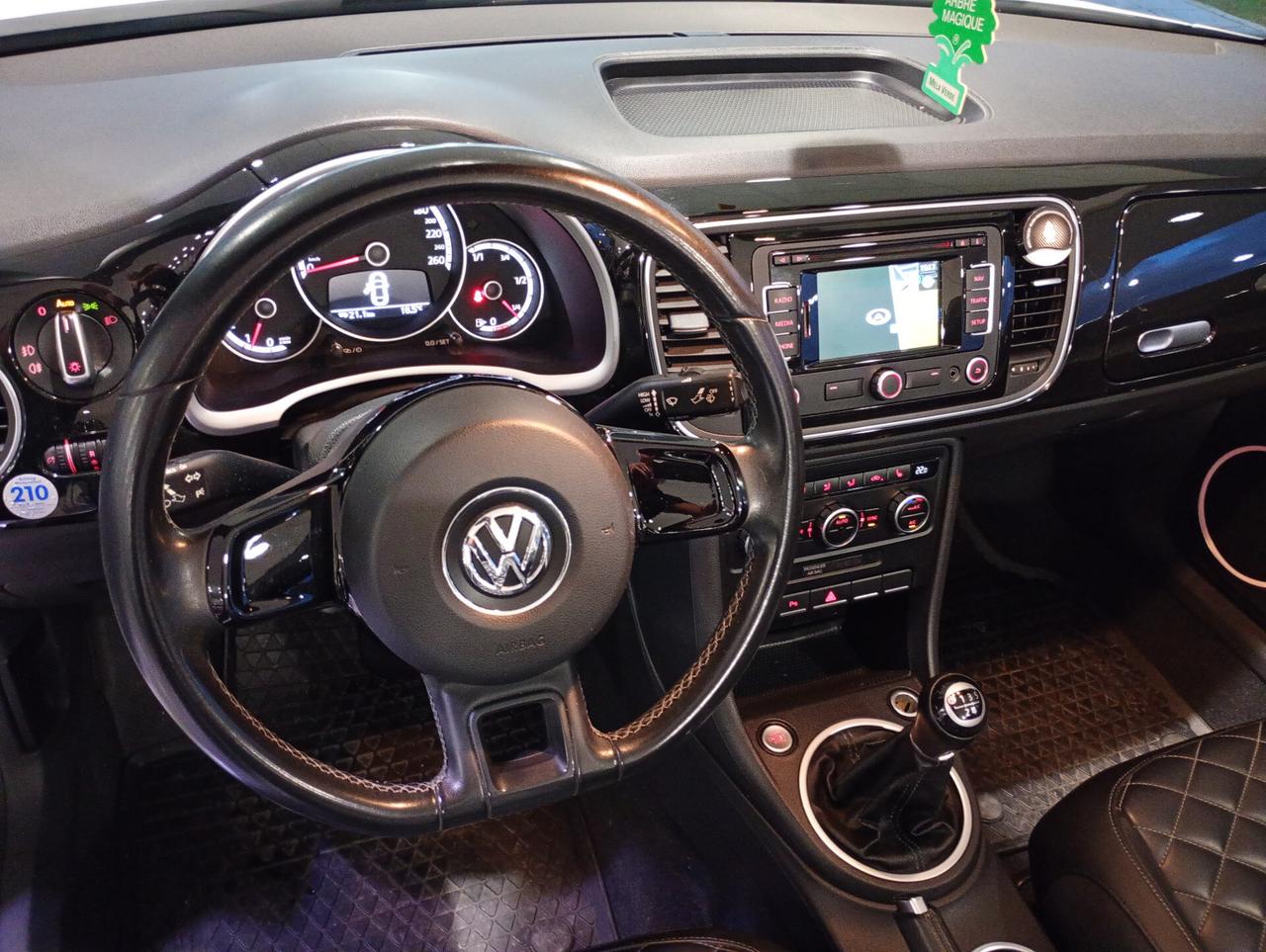 Volkswagen New Beetle Cabrio 1.6 TDI Design