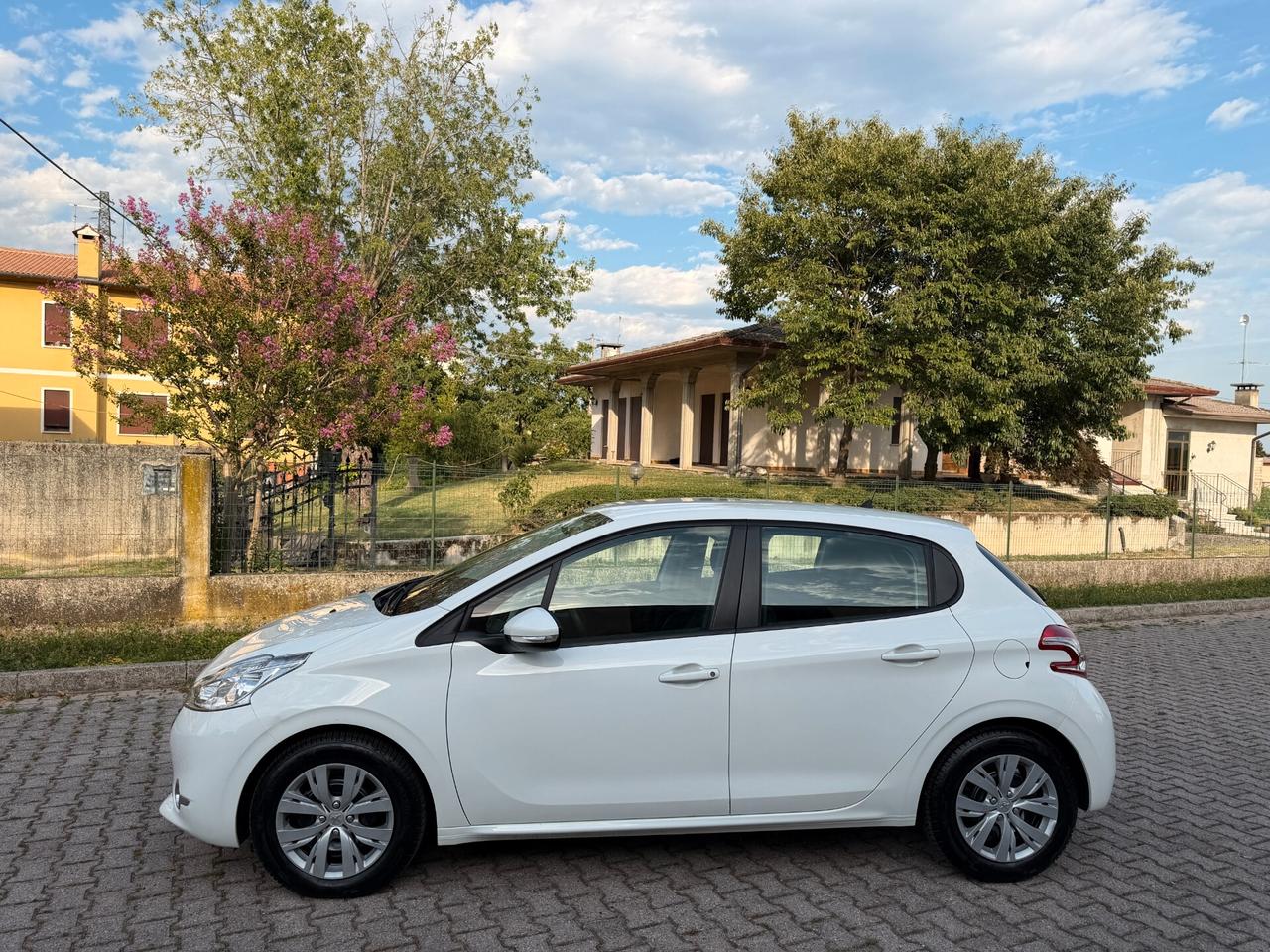 Peugeot 208 1.4 HDi Allure 36000 km!