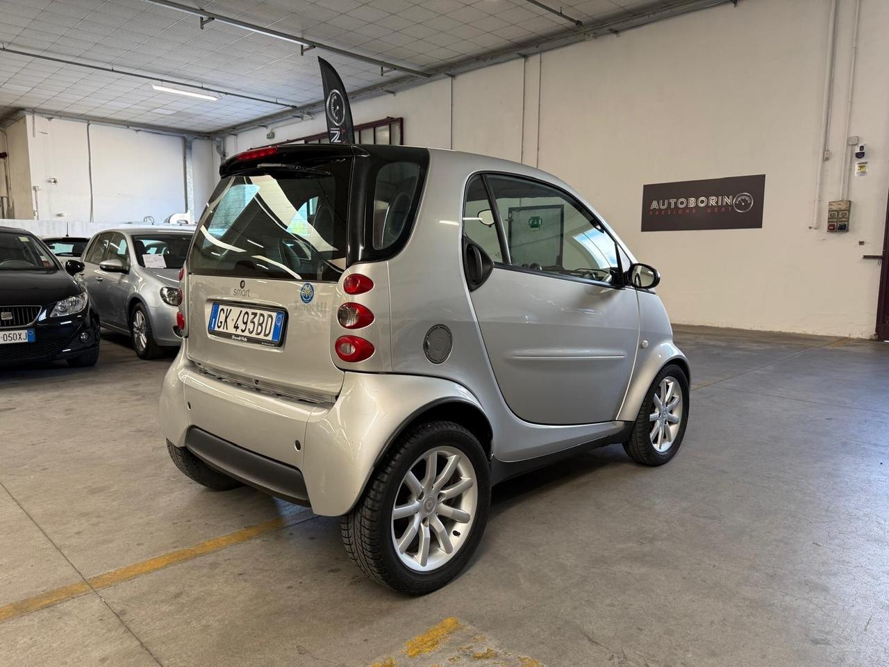 Smart 700 city-coupé pure (45 kW)