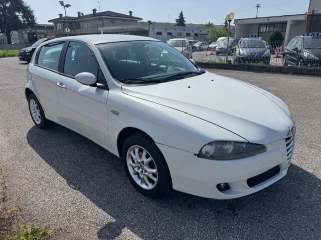 Alfa Romeo 147 1.9 JTD (120) 5 porte Progression