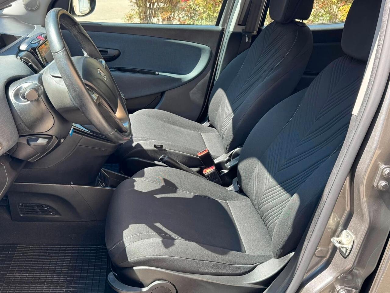 LANCIA YPSILON 1.0 HYBRID S&S GOLD PERFETTA