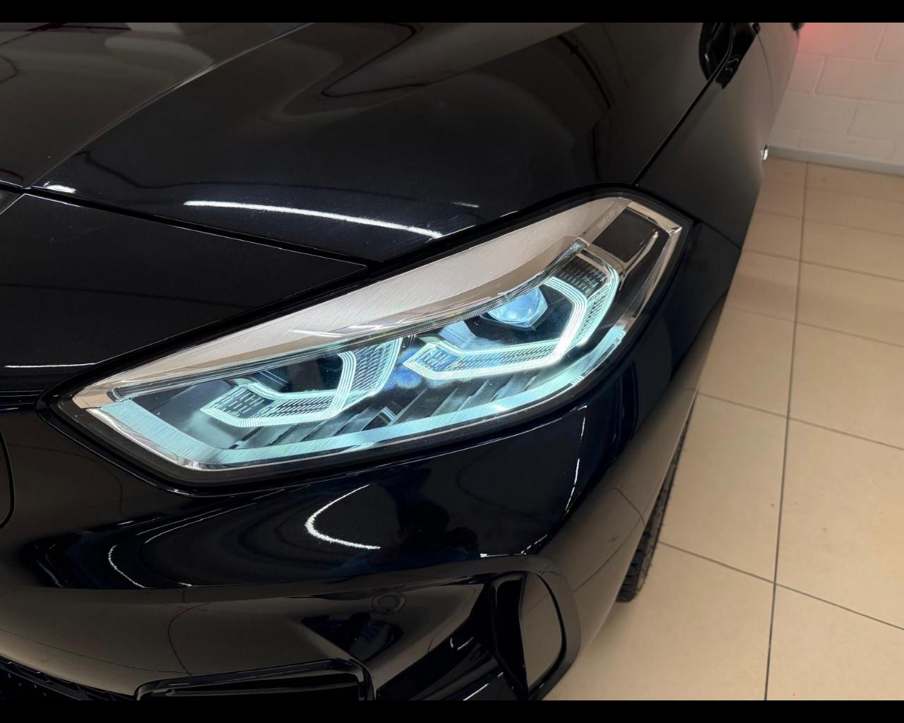 BMW Serie 1 (F40) - 118d 5p. Msport