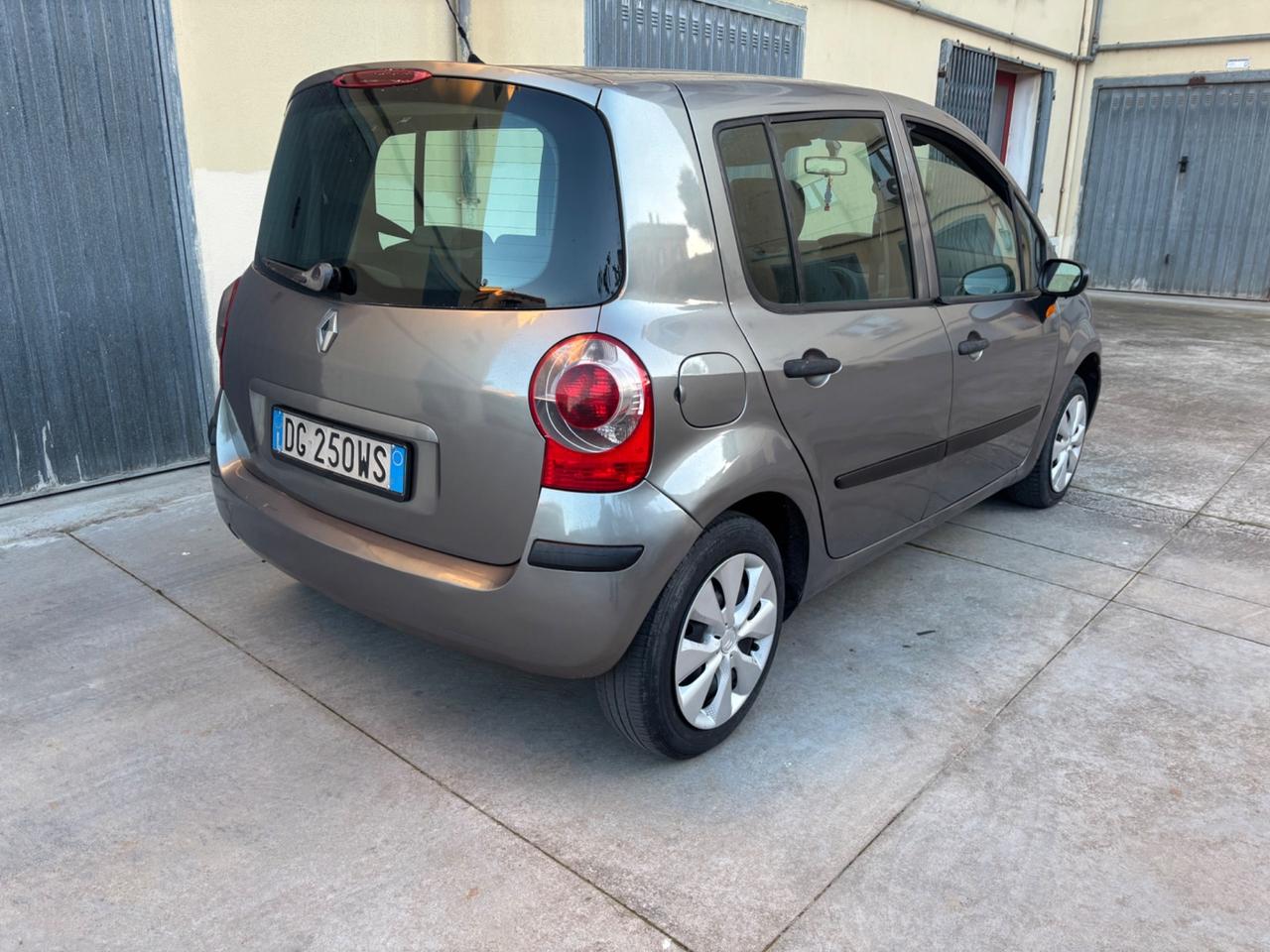 Renault Modus 1.5 dCi 70CV Saint Tropez