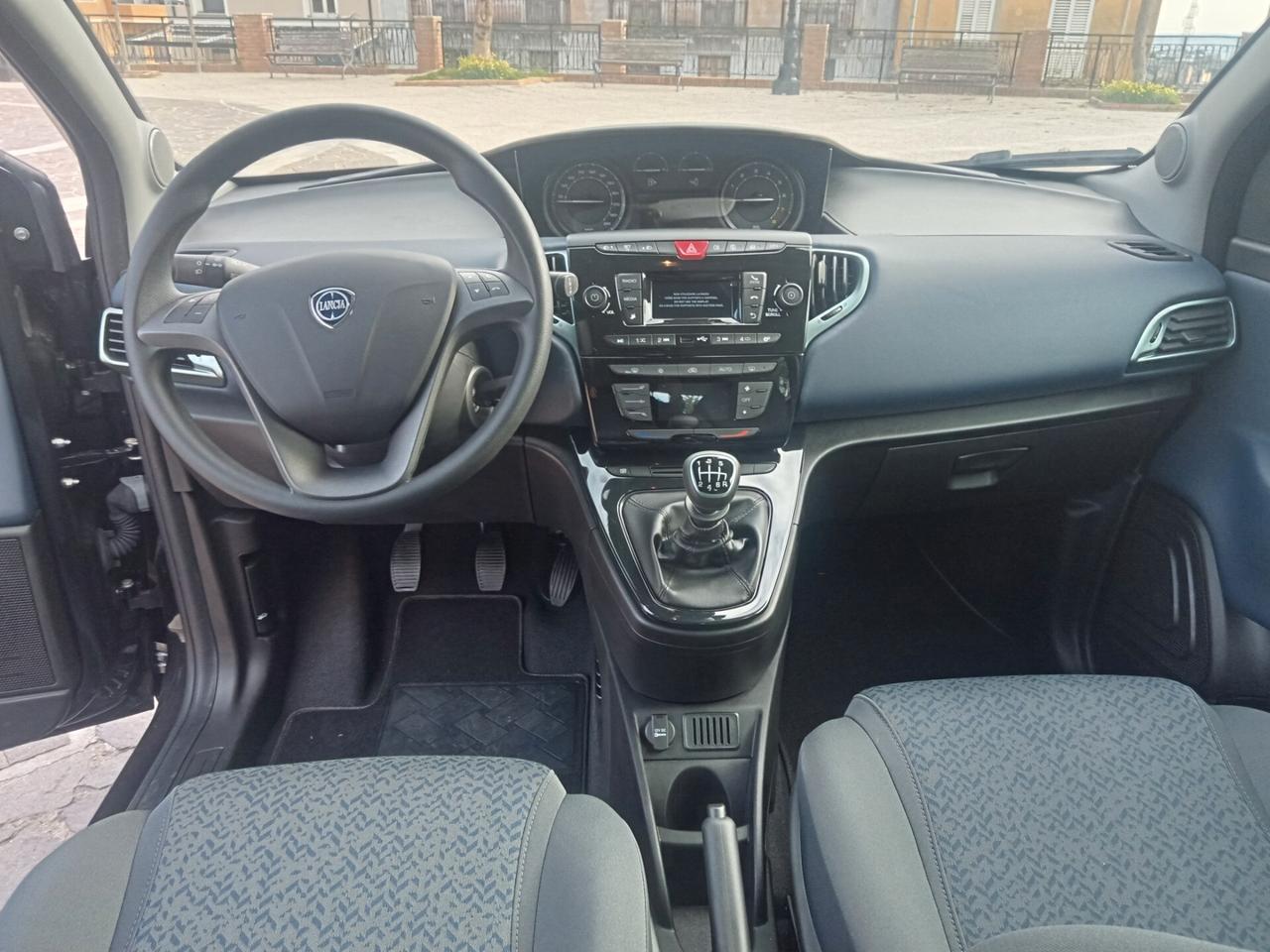Lancia Ypsilon 1.0 FireFly 5 porte S&S Hybrid Gold