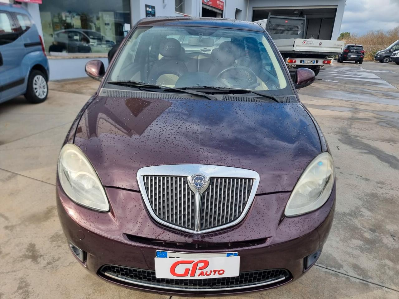 Lancia Ypsilon 1.4 Platino Ecochic GPL