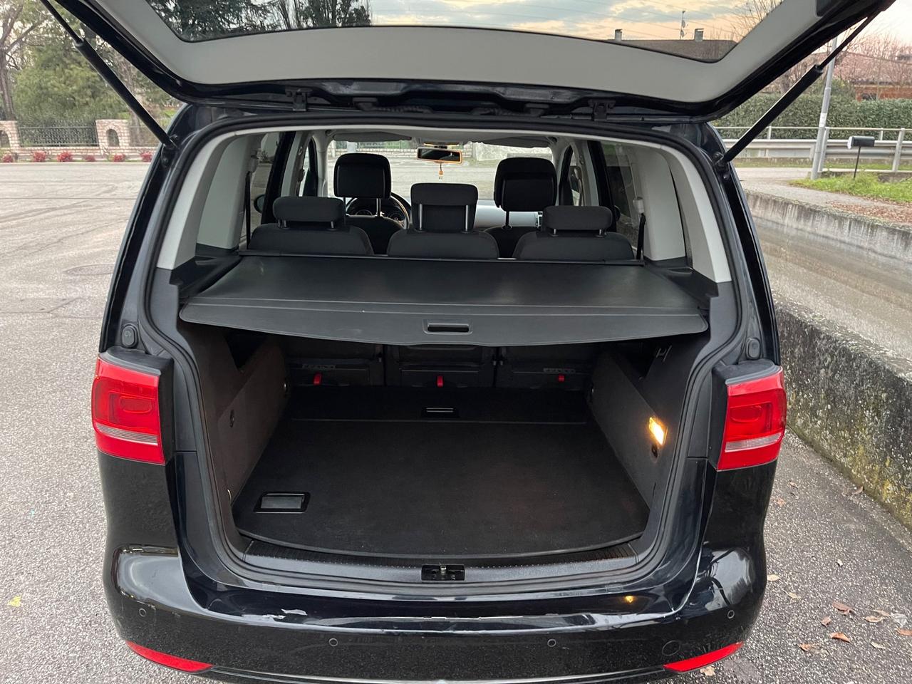 Volkswagen Touran Business 1.4 DSG Highline EcoFuel