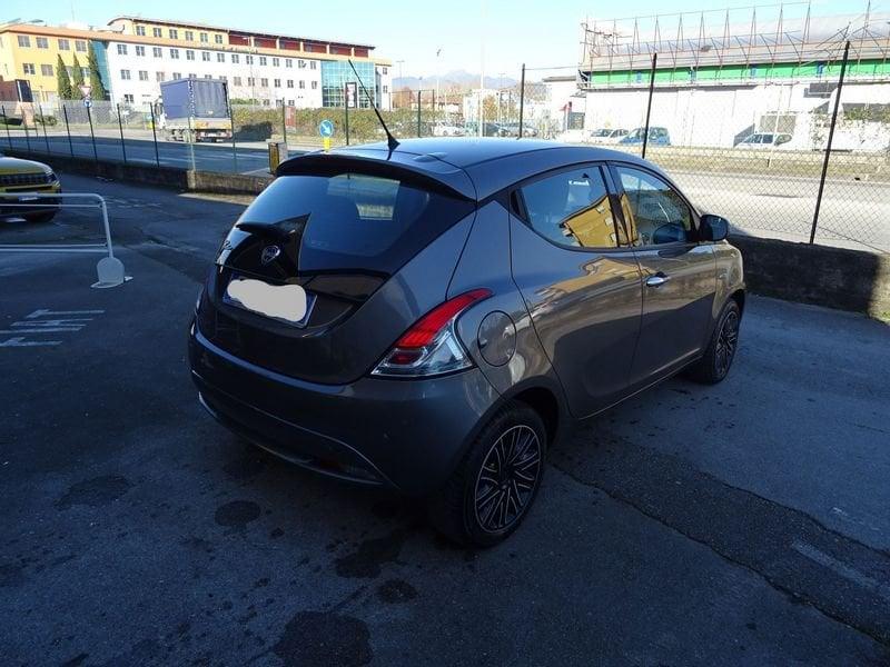 Lancia Ypsilon 1.2 69 CV 5 porte Gold