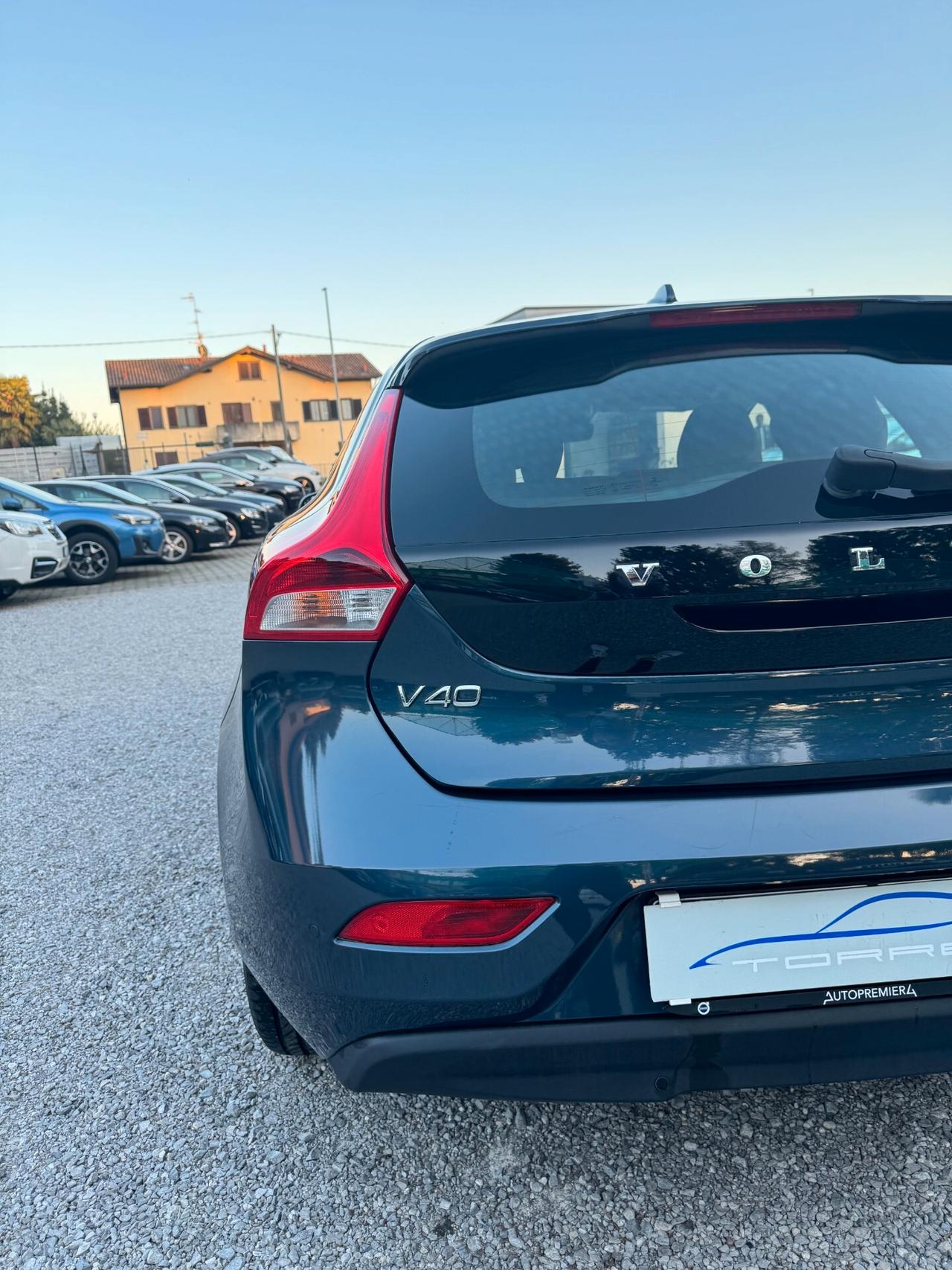 Volvo V40 T2