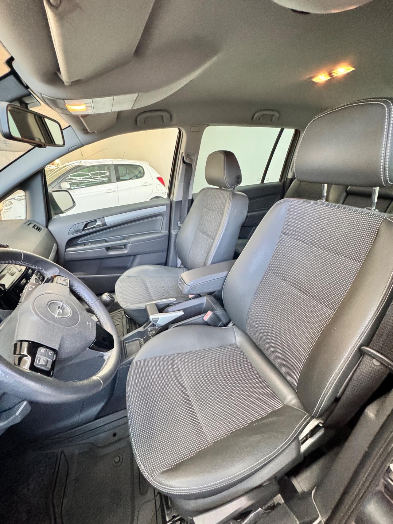 Opel Zafira 1.8 16V GPL-TECH Cosmo