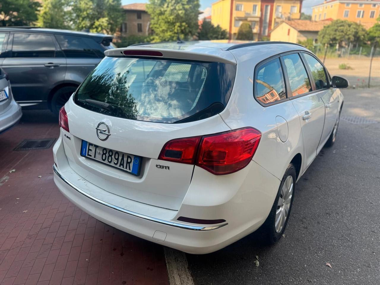 Opel Astra 2013 1.7 Diesel 110CV Sports Tourer Cosmo