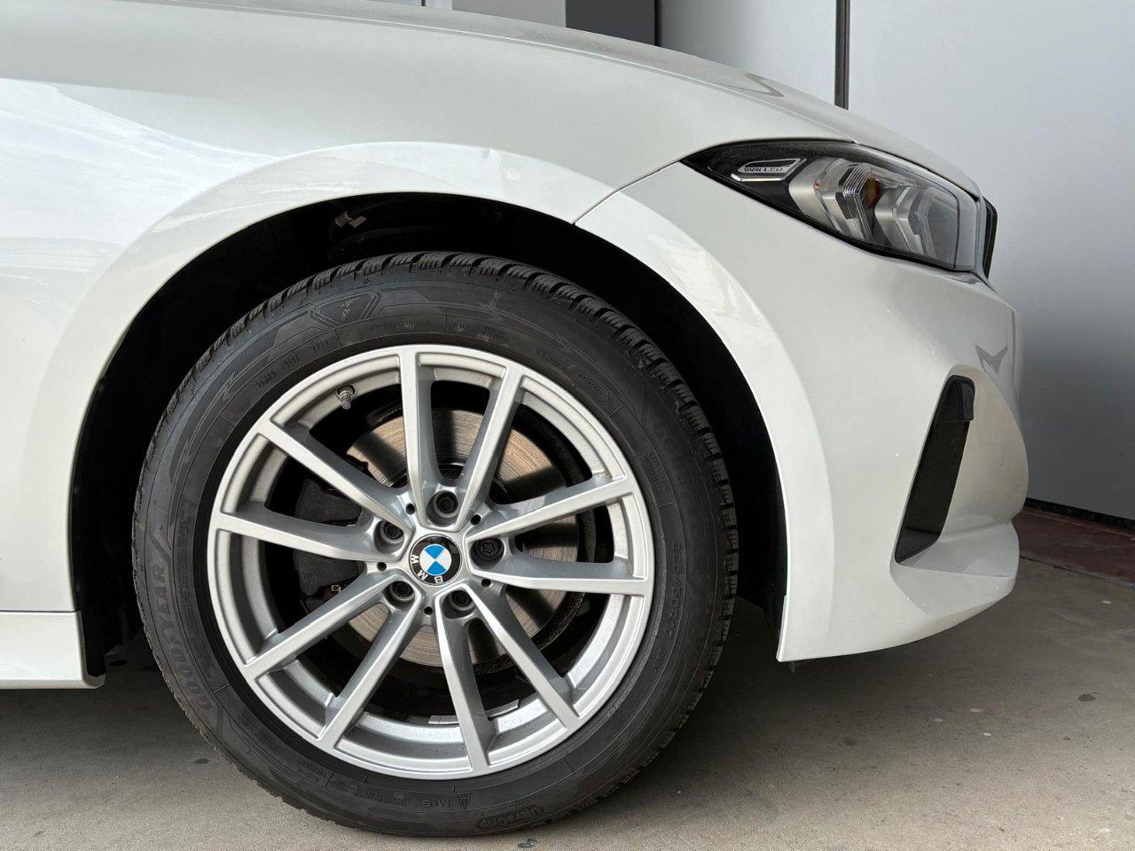 BMW 320 d Touring mhev 48V xdrive auto