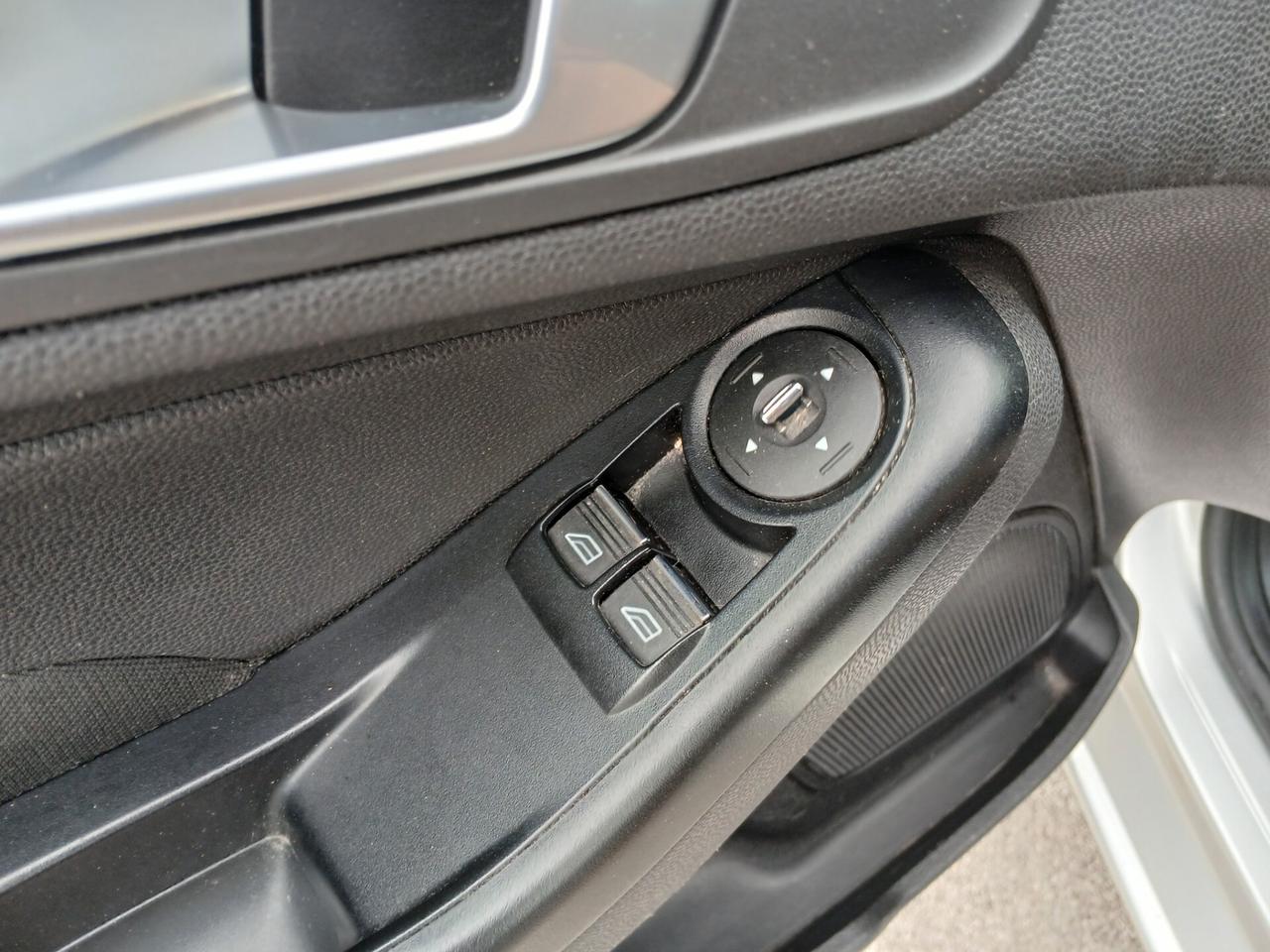 FORD FIESTA 1.4 Bz- GAS GPL 2013