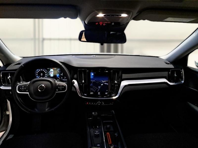 VOLVO V60 B4 D autom. Momentum Business WAGON