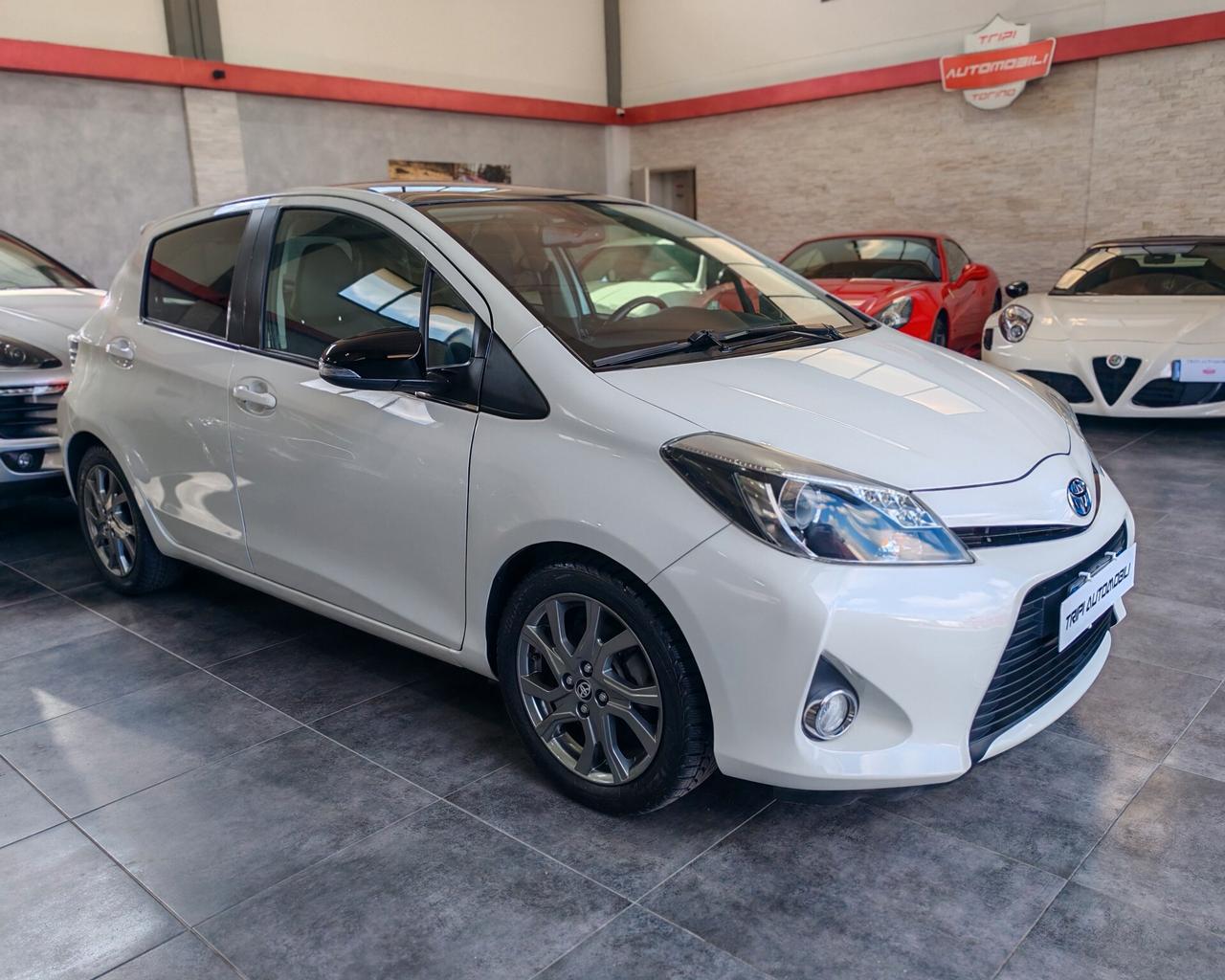 Toyota Yaris 1.5 Hybrid 100 cv Lounge CVT