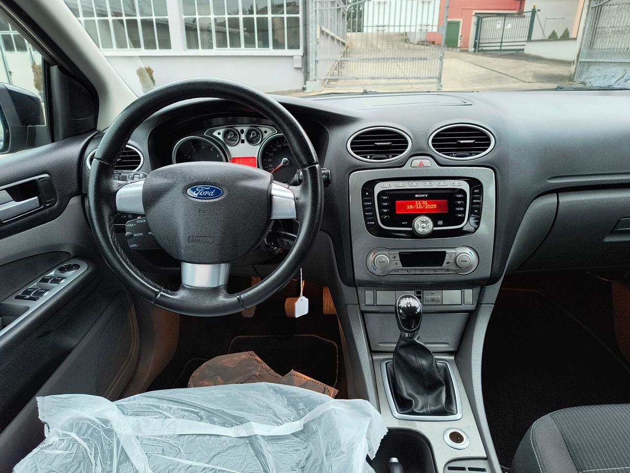 Ford Focus 1.6 Ti-VCT 5p. Benzina