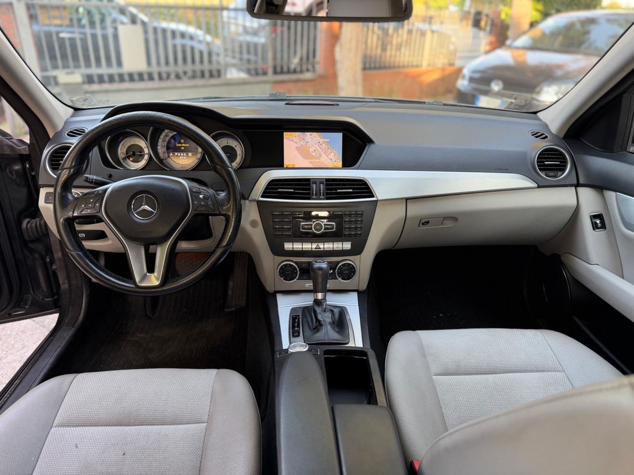 Mercedes-benz C 220 CDI BlueEFFICIENCY Avantgarde