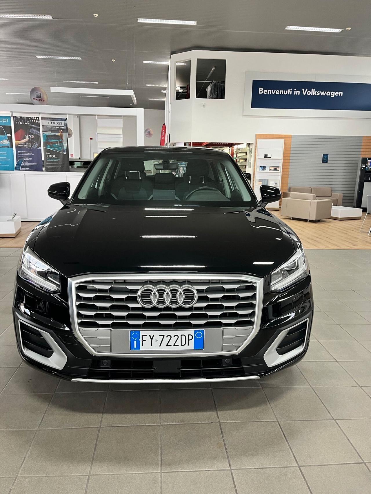 Audi Q2 30 TDI Identity Black