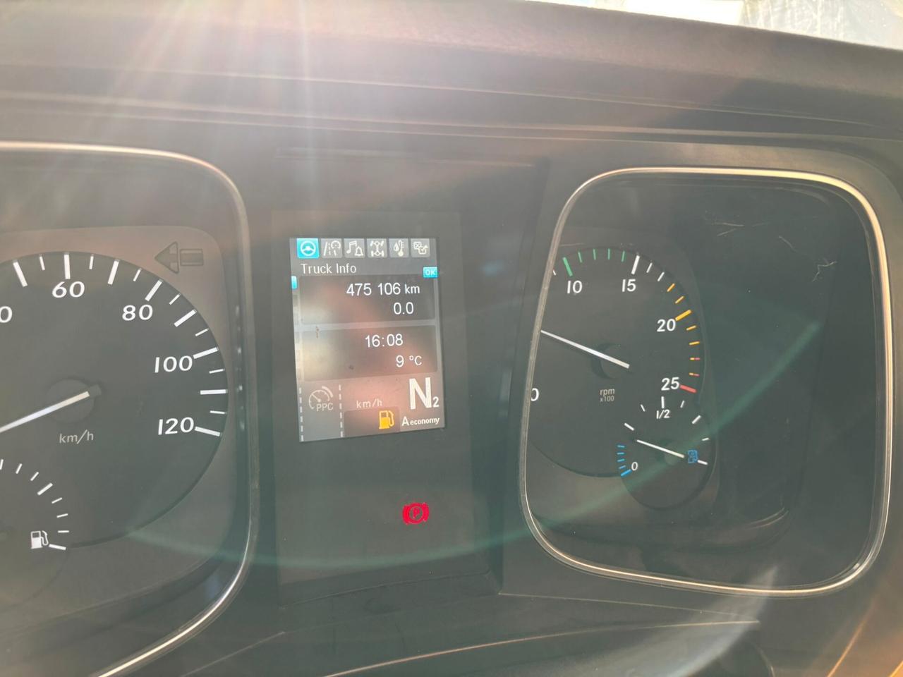 Mercedes Benz 1848 StreamSpace