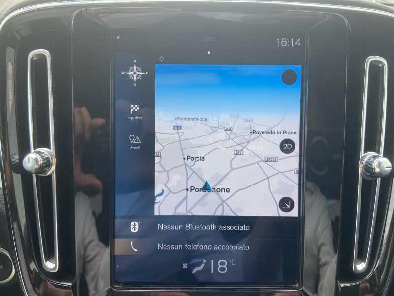VOLVO XC40 2.0 d3 Momentum Core AuTo