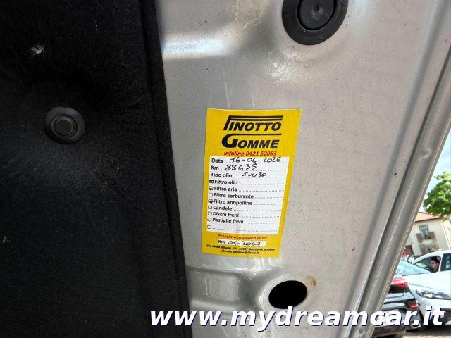 MERCEDES-BENZ GLA 200 d Automatic Sport