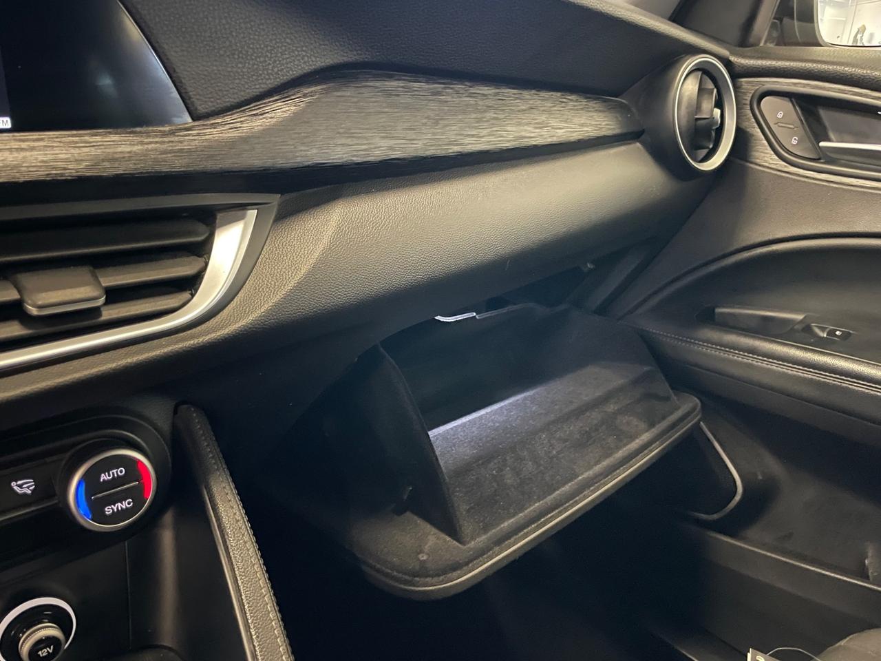 Alfa Romeo Stelvio 2.2 Turbodiesel 160 CV AT8 RWD Sport-Tech