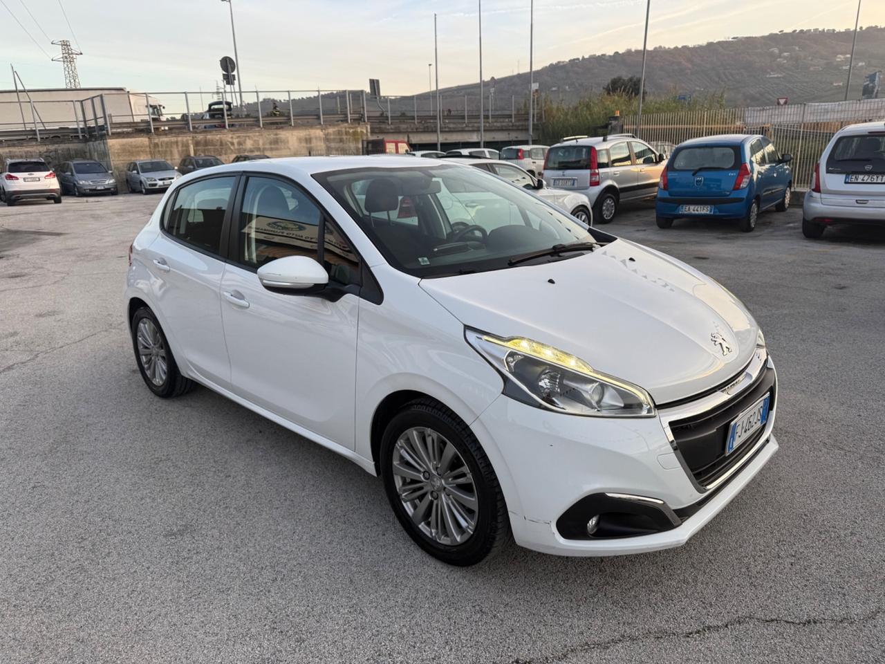 Peugeot 208 PureTech 82 5 porte Allure