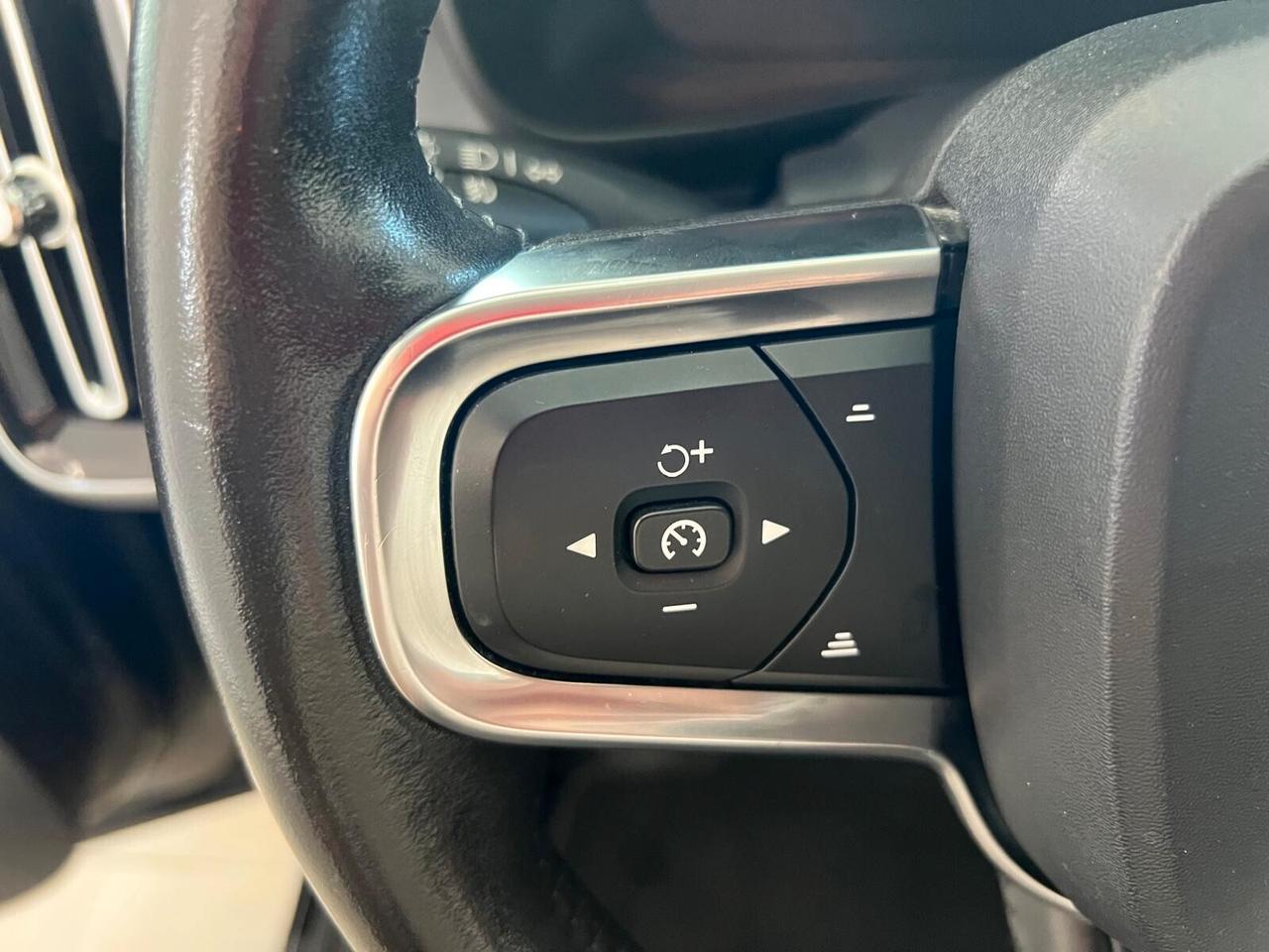 Volvo XC40 D4 AWD Geartronic R-design