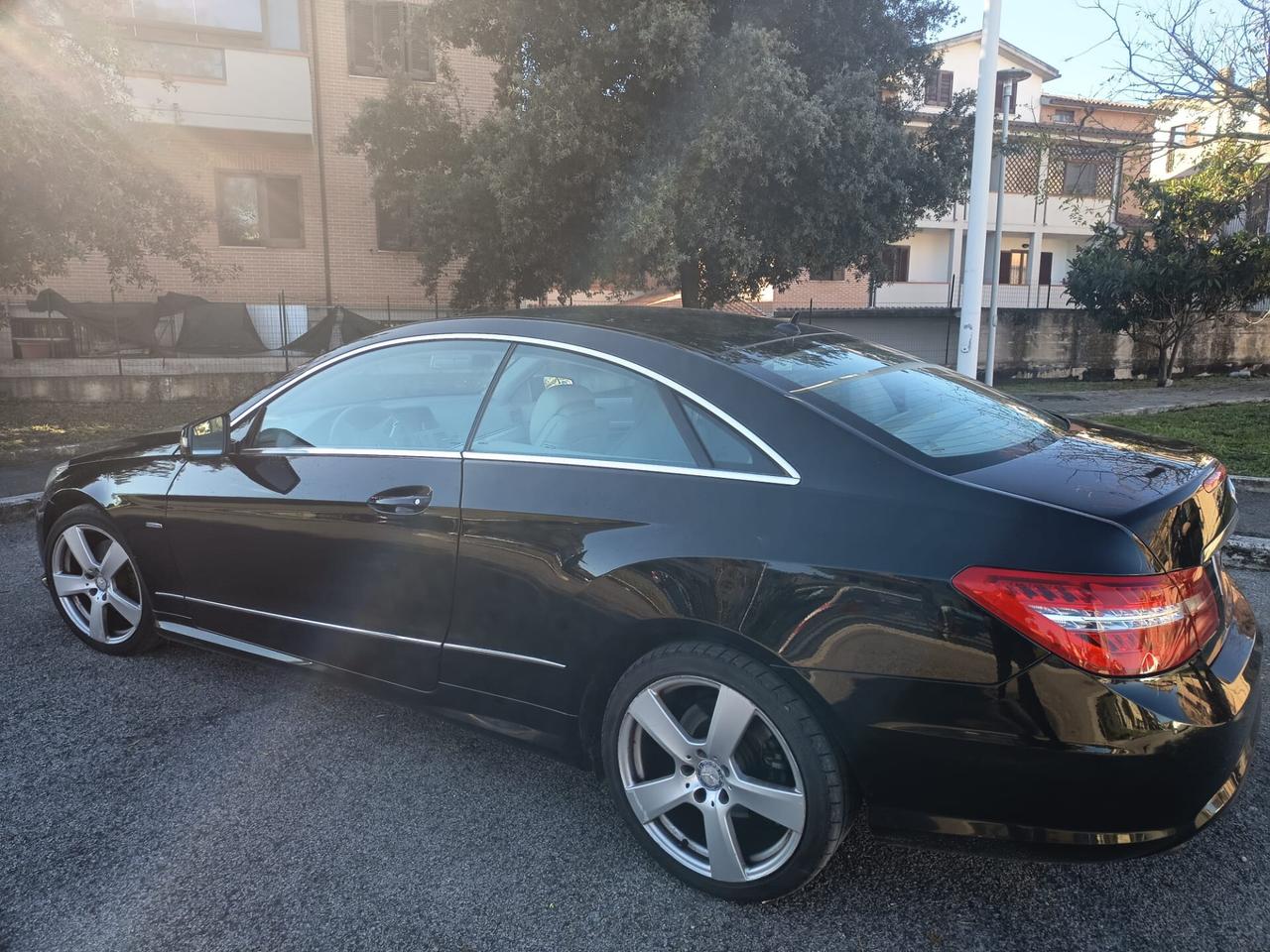 Mercedes-benz E 220 CDI Coupé BlueEFFICIENCY