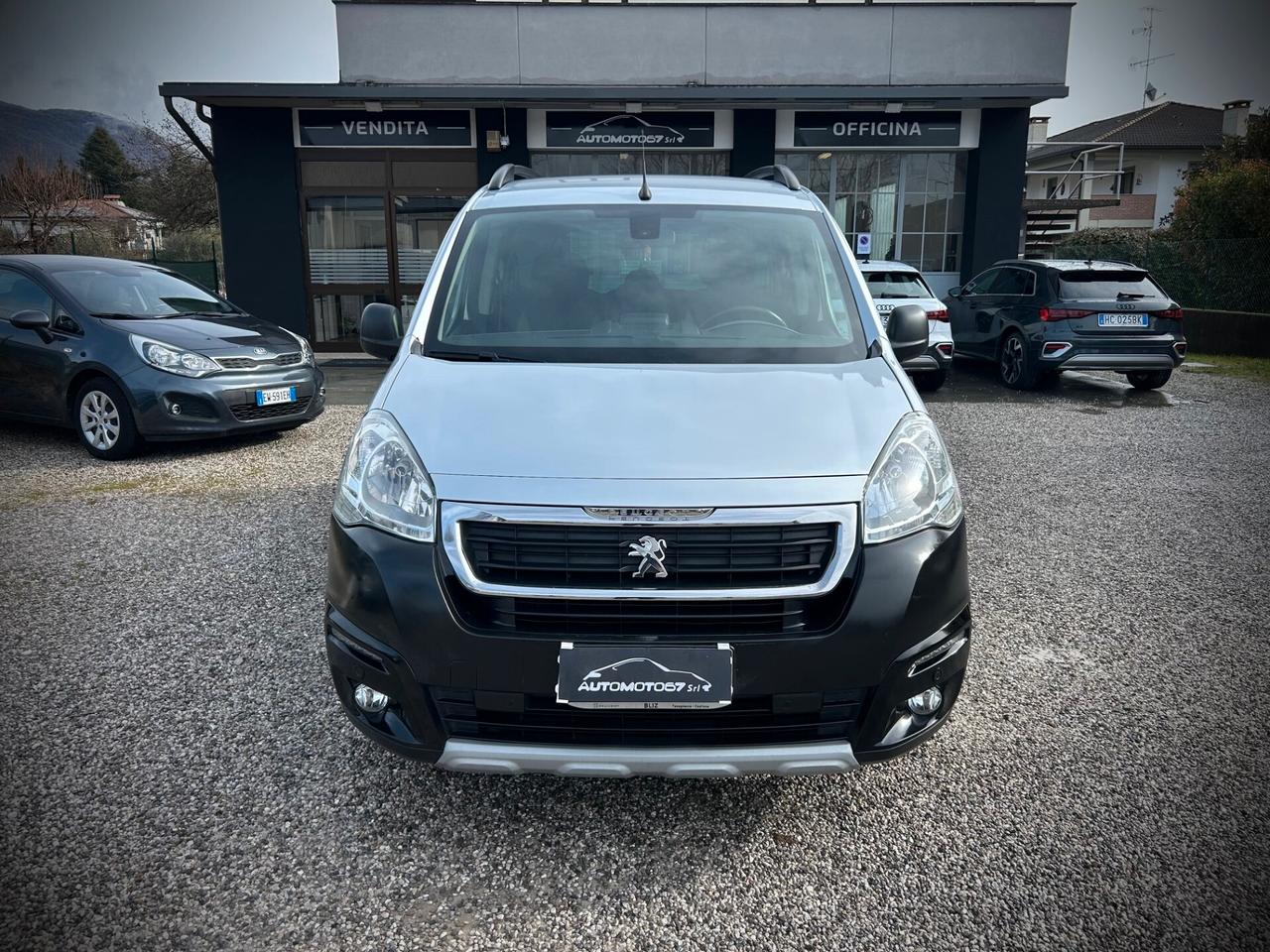 Peugeot Partner Tepee BlueHDi - Outdoor-UNIPROPRIETARIO