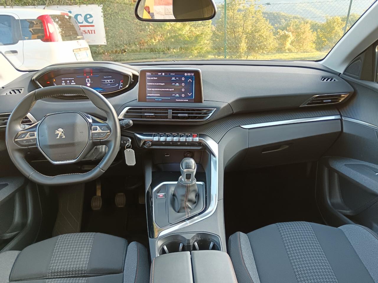 Peugeot 3008 BLUEHDI 130CV BUSINESS PERFETTA