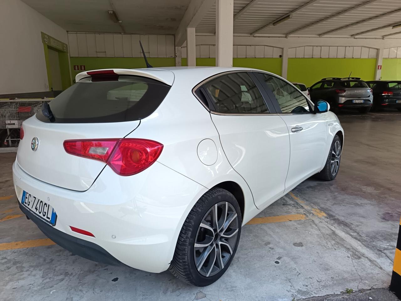 Alfa Giulietta 1.6 JTDm-2 105 CV ok neo patente