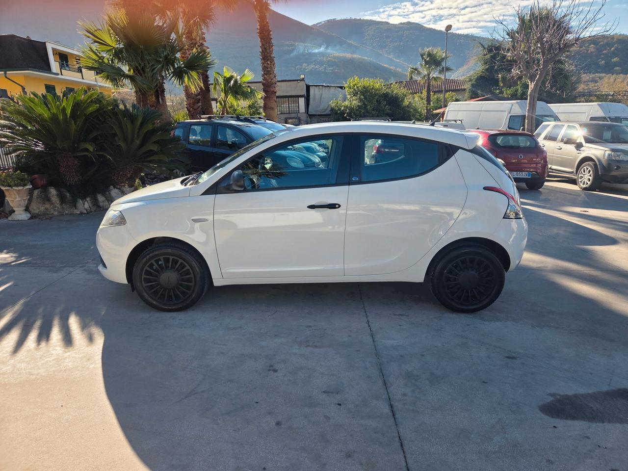 Lancia Ypsilon 1.2 benzina 69 cv - 06/2019 60.000 km